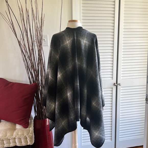 New without tags poncho scarf. O/S - Picture 2 of 2